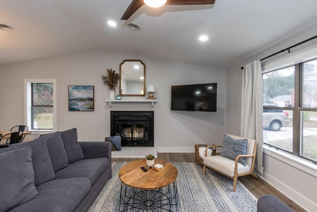 Island Joy - Newly Renovated/Walk To The Beach! Oak Island Luaran gambar