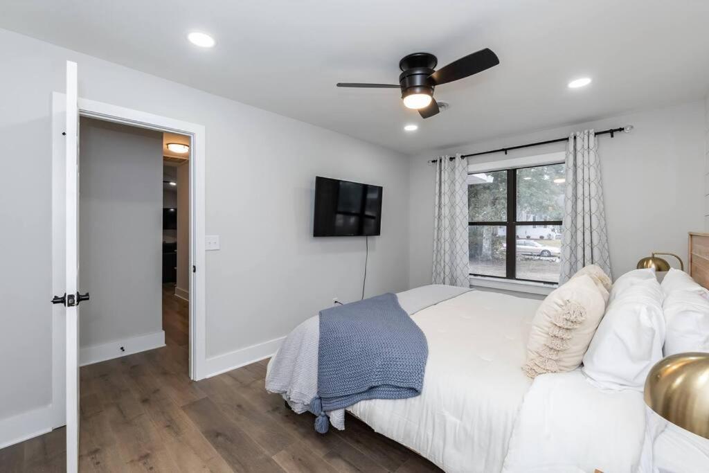 Island Joy - Newly Renovated/Walk To The Beach! Oak Island Luaran gambar