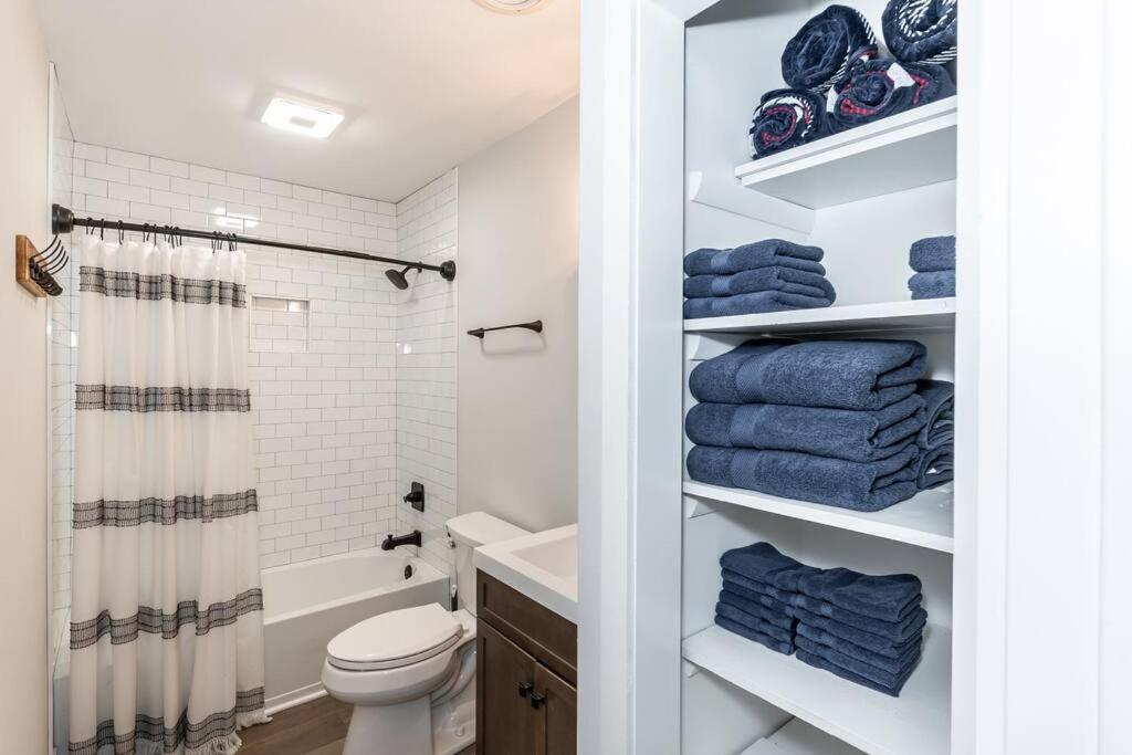 Island Joy - Newly Renovated/Walk To The Beach! Oak Island Luaran gambar