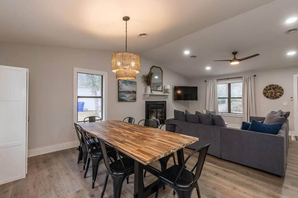 Island Joy - Newly Renovated/Walk To The Beach! Oak Island Luaran gambar