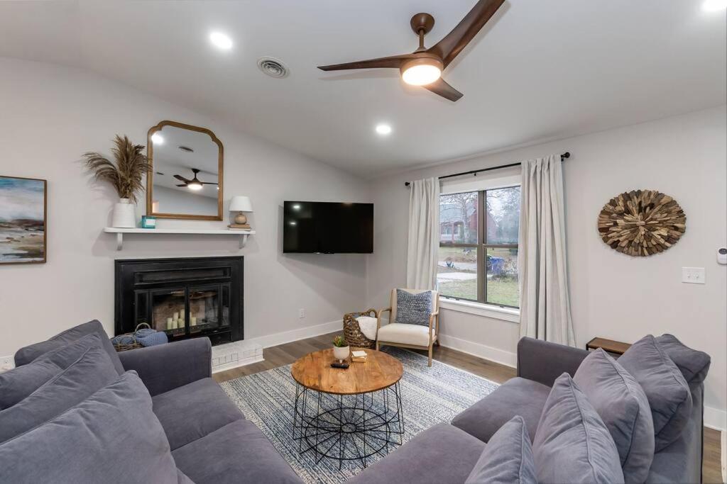 Island Joy - Newly Renovated/Walk To The Beach! Oak Island Luaran gambar
