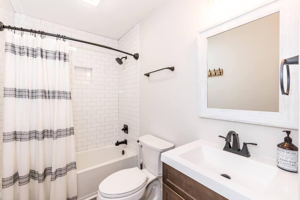 Island Joy - Newly Renovated/Walk To The Beach! Oak Island Luaran gambar