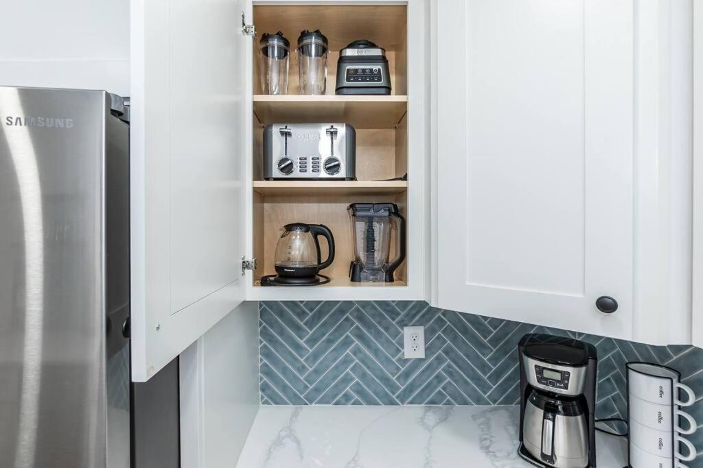Island Joy - Newly Renovated/Walk To The Beach! Oak Island Luaran gambar